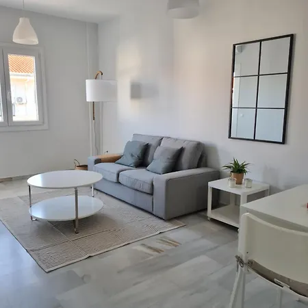 Apartment En Plaza Del Caballo A 5 Minutos De La Feria *